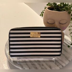 Nanette Lepore Black And White Stripped Zip Around Wallet CC Holders Coin Pouch